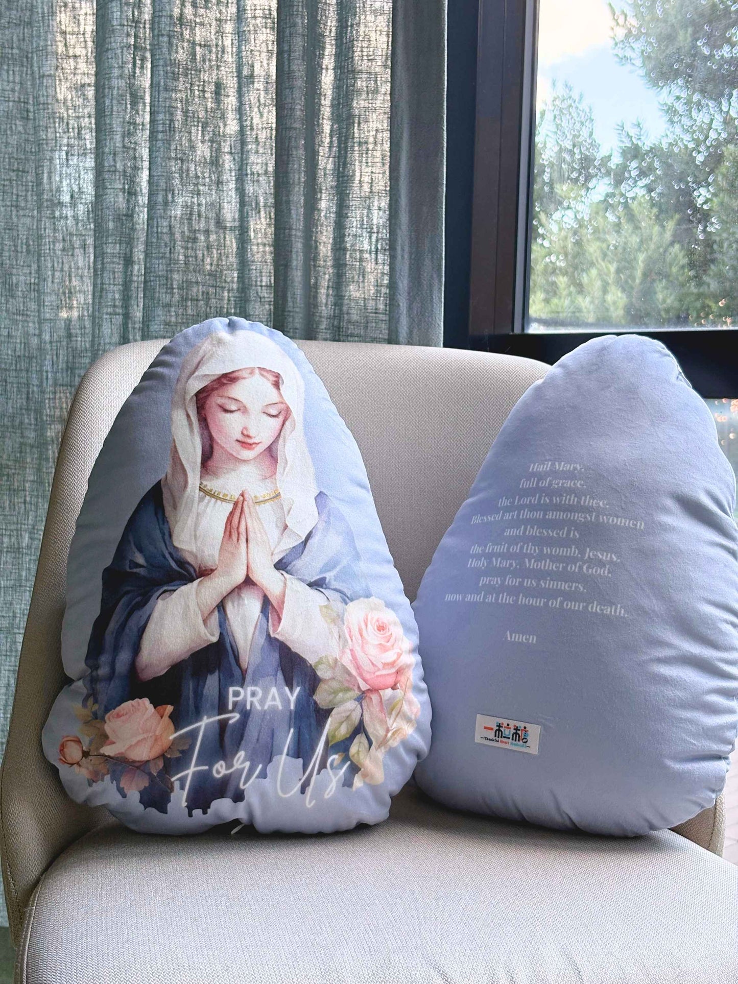 Treasured in Her Heart – Virgin Mary Edition · Cushion Hail Mary (English Version)